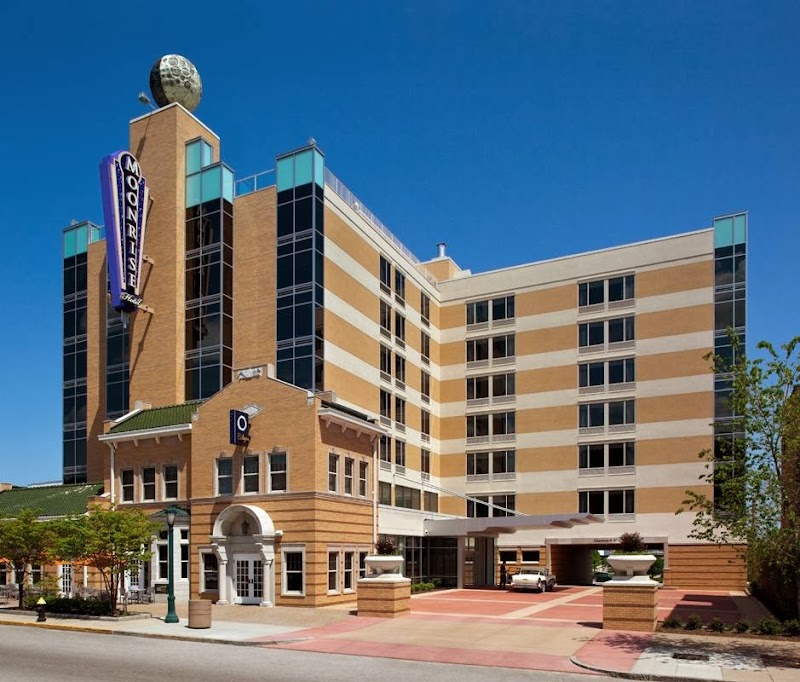 Moonrise Hotel in St. Louis, Missouri, United States