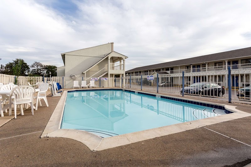 Motel 6 Bryan, TX - College Station in Bryan, Texas, United States