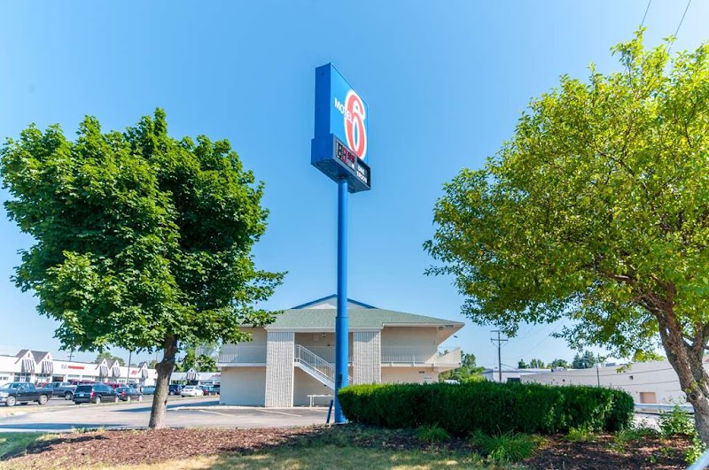 Motel 6 Detroit NW - Farmington Hills in Farmington Hills, Michigan, United States