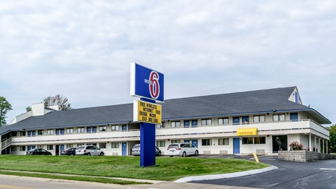 Motel 6 Florence, KY - Cincinnati Airport in Florence, Kentucky, United States