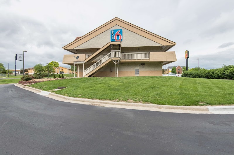 Motel 6 Overland Park, KS in Overland Park, Kansas, United States