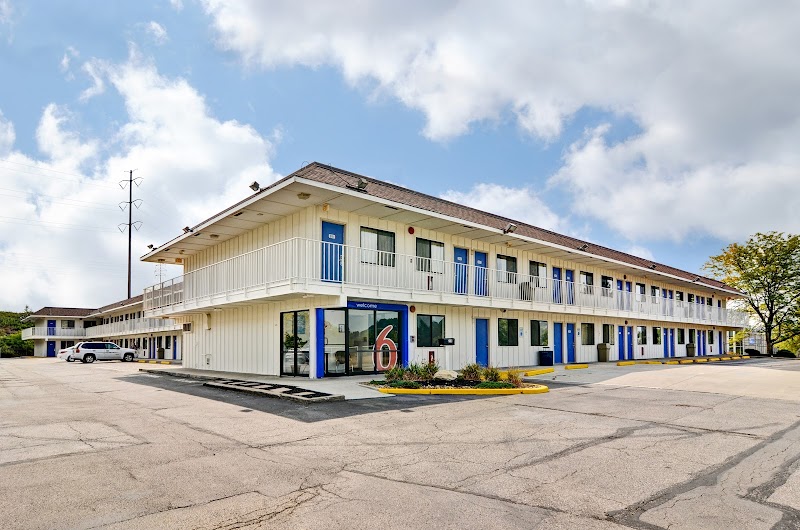 Motel 6 Pittsburgh Airport in Carnot-Moon, Pennsylvania, United States