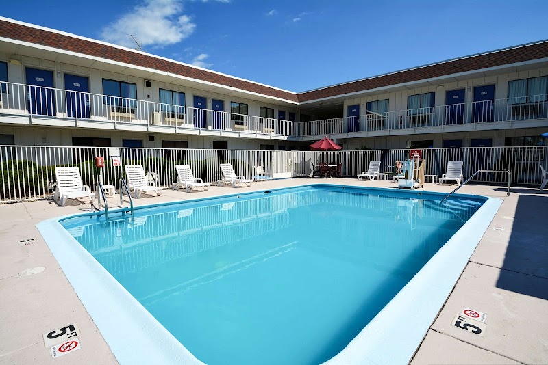 Motel 6 Windsor Locks, CT - Hartford in Windsor Locks, Connecticut, United States