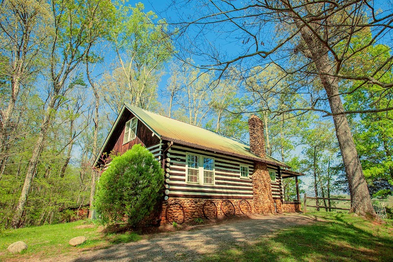 Nolichuckey Bluffs Bed & Breakfast Cabins in Greeneville, Tennessee, United States