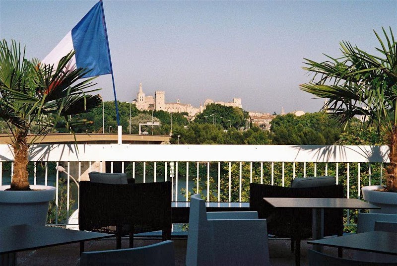 O'Cub Hotel in Villeneuve-les-Avignon, France