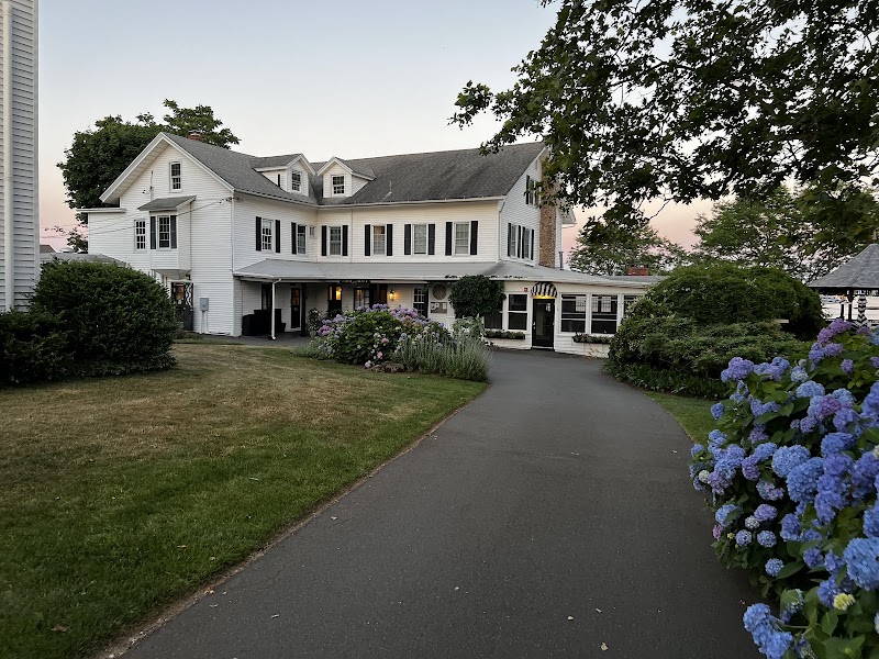 Owenego Inn and Beach Club in Branford Center, Connecticut, United States