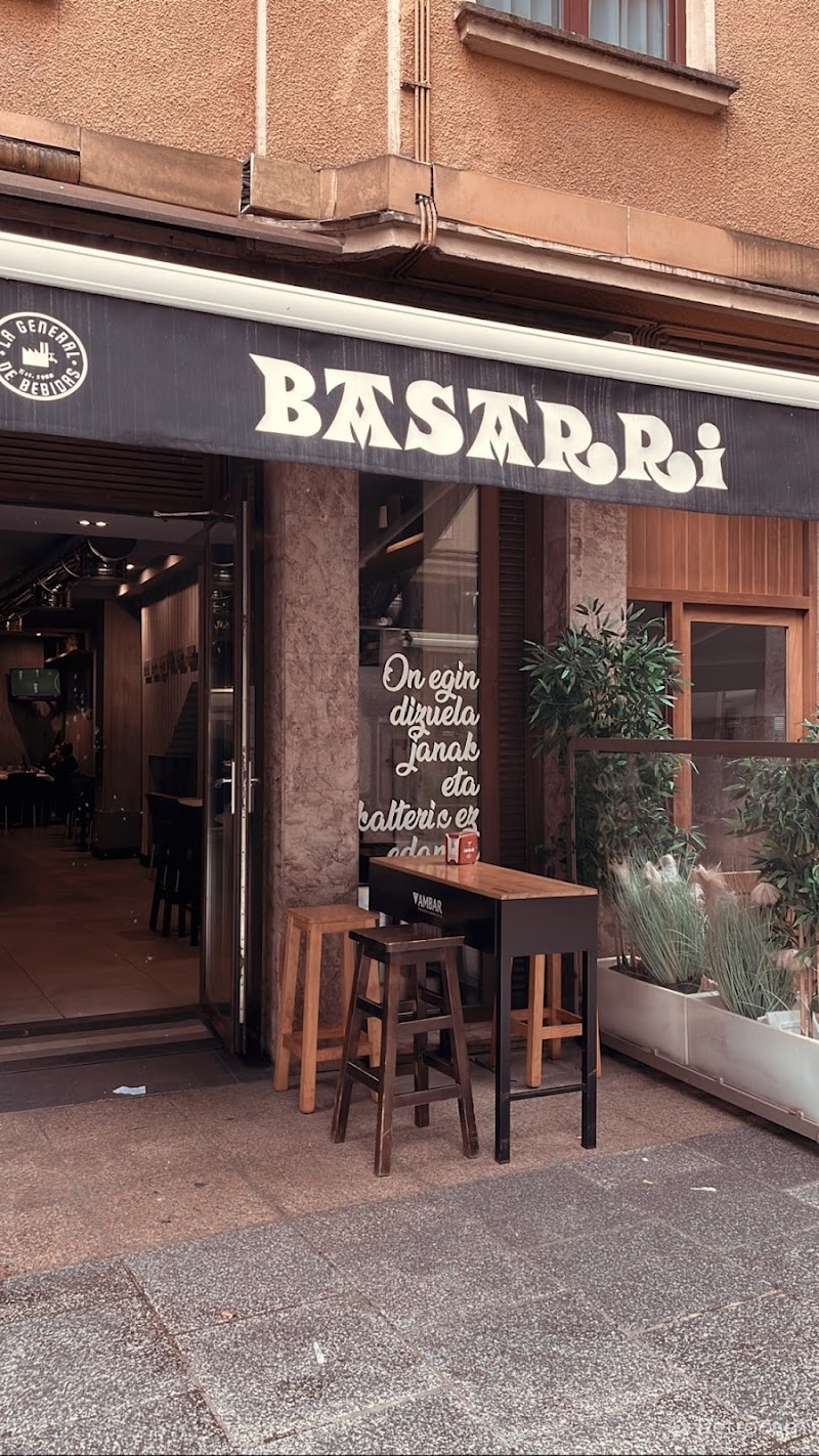 Pensión Basarri in Zarautz, Spain