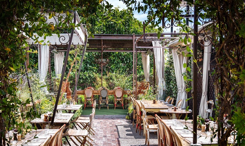 Petit Ermitage in West Hollywood, California, United States