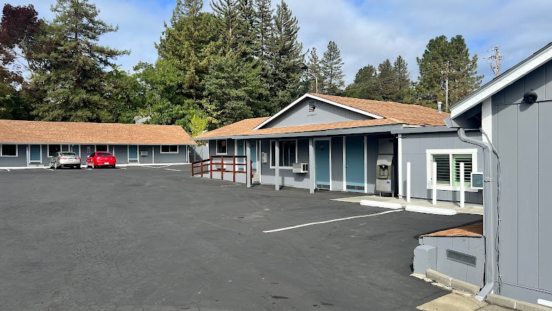 Pine Cone Motel in Willits, California, United States