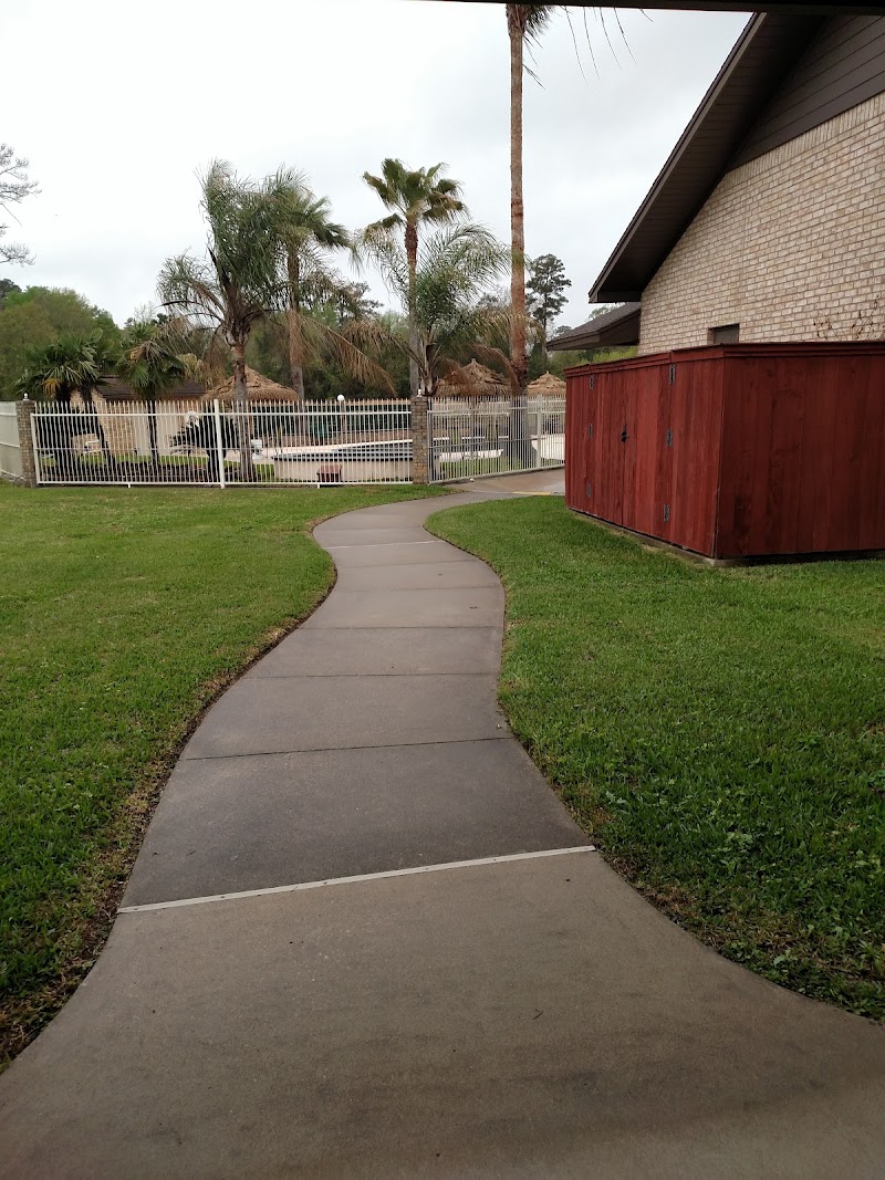 Pinewood Inn & Suites in Silsbee, Texas, United States