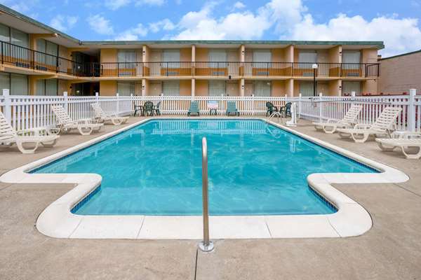 Ramada by Wyndham Rome/Verona in Rome, New York, United States