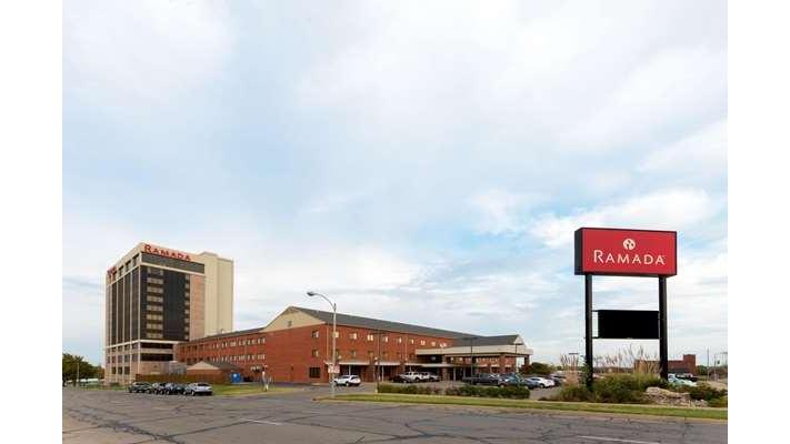 Ramada by Wyndham Topeka Downtown Hotel & Convention Center in Topeka, Kansas, United States