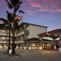 Red Roof PLUS+ Galveston – Beachfront