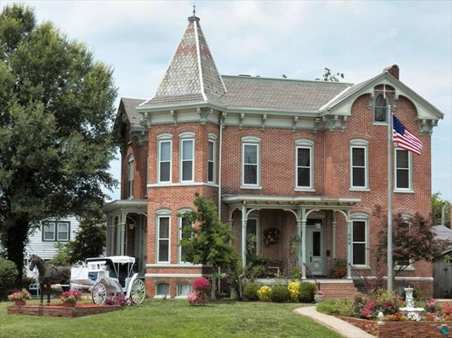 Riverview Mansion Hotel in Metropolis, Illinois, United States