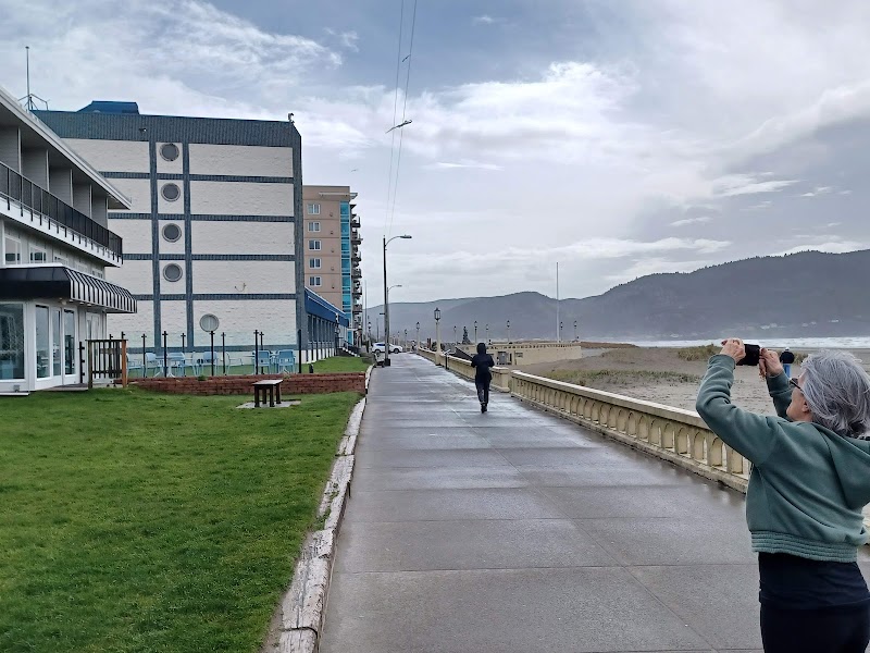 Seashore Inn on the Beach in Seaside, Oregon, United States