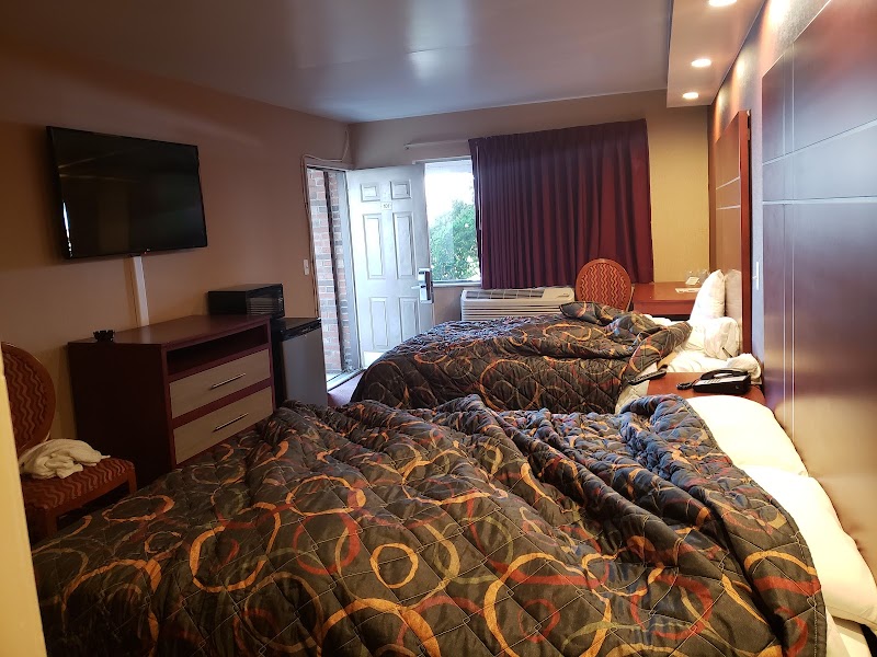 Shore Pointe Motor Lodge in St. Clair Shores, Michigan, United States