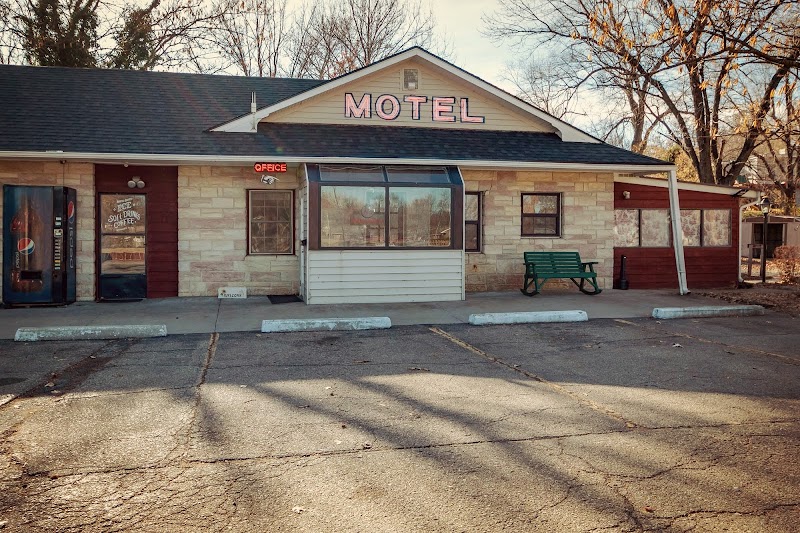 Simmer Motel in Wamego, Kansas, United States
