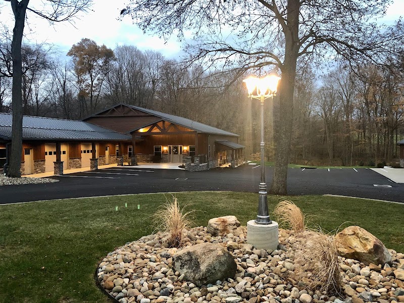 Sojourner's Lodge & Log Cabin Suites in Millersburg, Ohio, United States