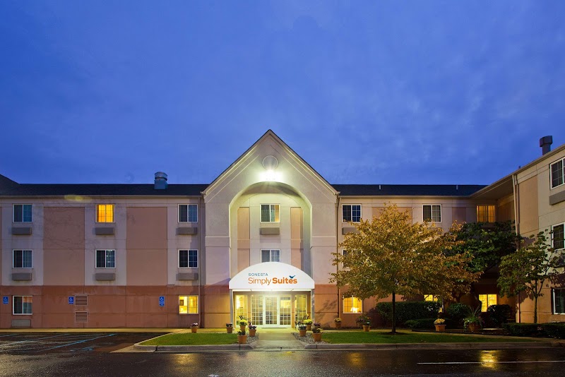 Sonesta Simply Suites Detroit Warren in Warren, Michigan, United States