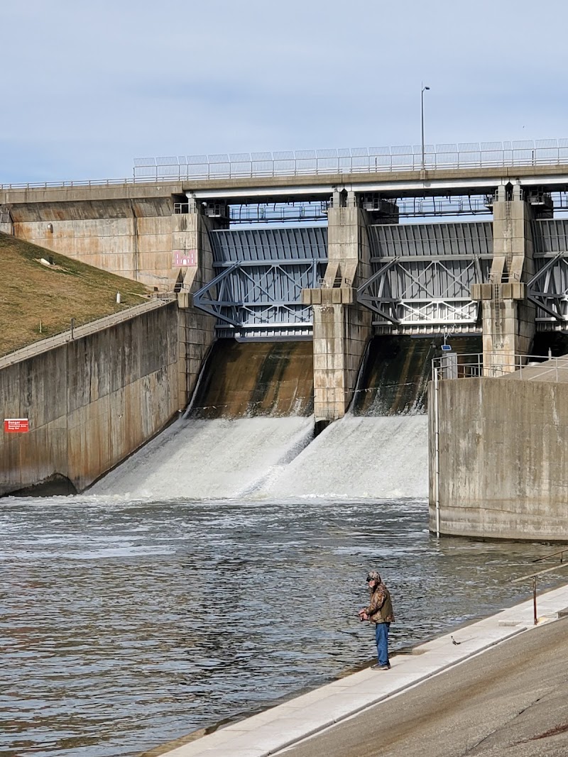 Spillway Motel in Shelbyville, Illinois, United States