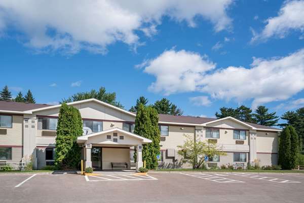 Super 8 by Wyndham Cloquet in Cloquet, Minnesota, United States