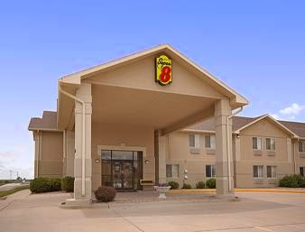 Super 8 by Wyndham Creston in Creston, Iowa, United States
