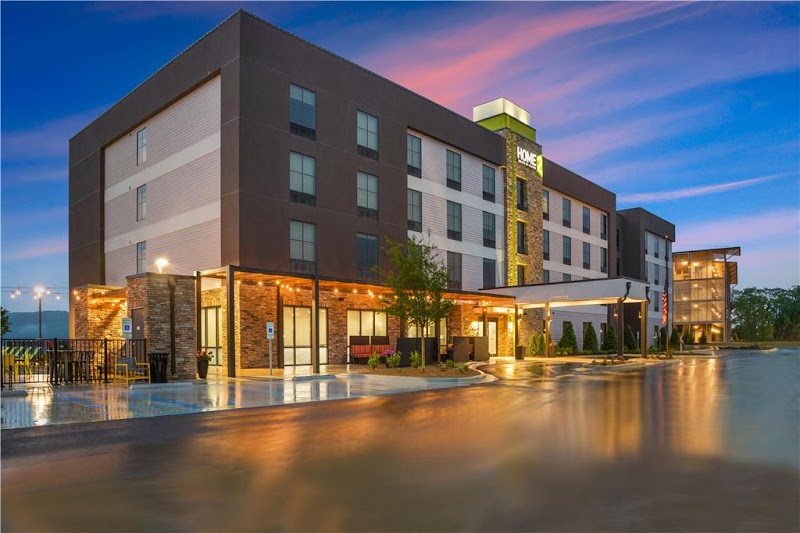 Super 8 by Wyndham Guntersville in Guntersville, Alabama, United States