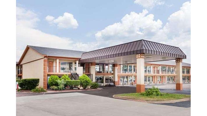 Super 8 by Wyndham Longview/I-20 in Longview, Texas, United States