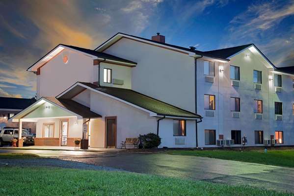 Super 8 by Wyndham Martinsburg in Martinsburg, West Virginia, United States