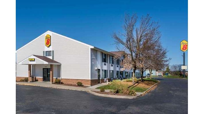 Super 8 by Wyndham Portage in Portage, Wisconsin, United States
