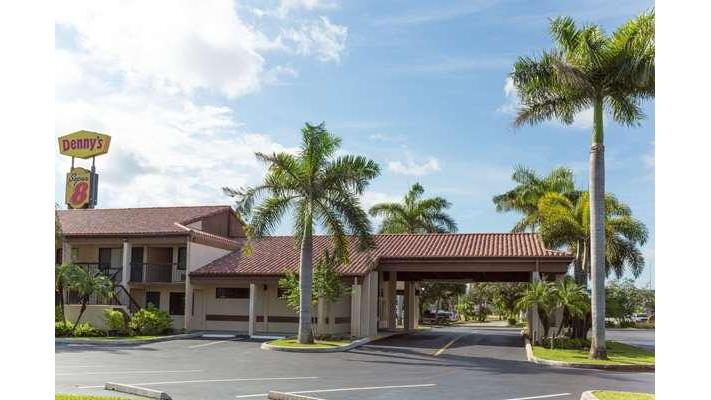 Super 8 by Wyndham Riviera Beach West Palm Beach in Riviera Beach, Florida, United States