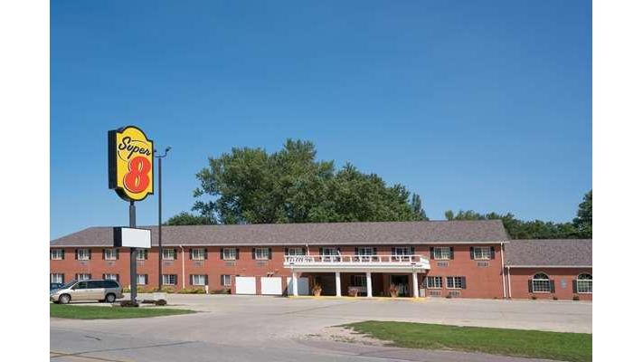 Super 8 by Wyndham Sheldon in Sheldon, Iowa, United States