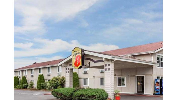Super 8 by Wyndham Shelton in Shelton, Washington, United States
