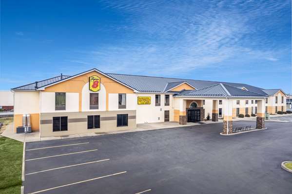 Super 8 by Wyndham Shepherdsville in Shepherdsville, Kentucky, United States