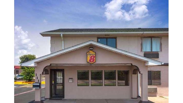 Super 8 by Wyndham Sherman in Sherman, Texas, United States