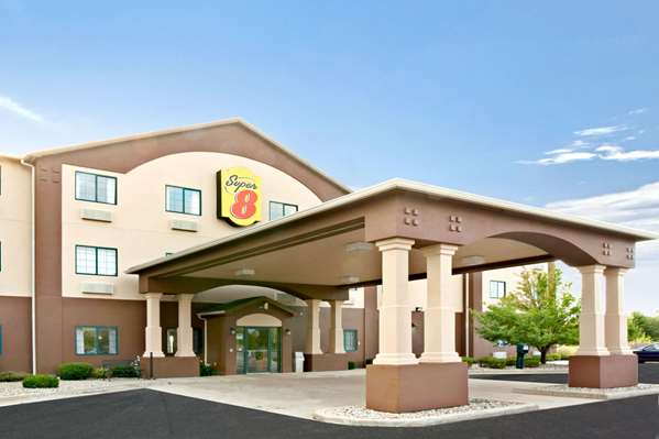 Super 8 by Wyndham South Bend in Granger, Indiana, United States