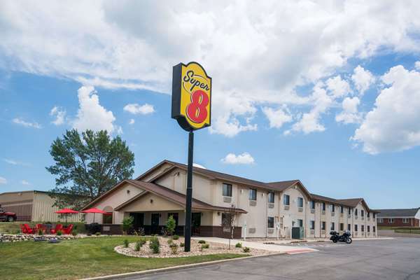 Super 8 by Wyndham Spirit Lake/Okoboji in Spirit Lake, Iowa, United States