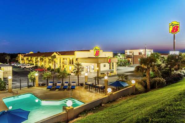 Super 8 by Wyndham Stockbridge in Stockbridge, Georgia, United States