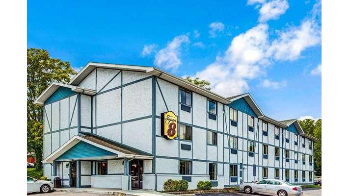 Super 8 by Wyndham Suffolk Tidewater in Suffolk, Virginia, United States
