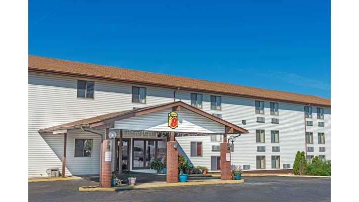 Super 8 by Wyndham Sullivan in Sullivan, Missouri, United States