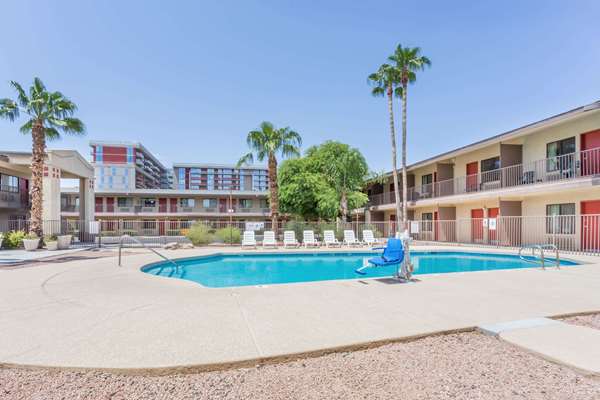 Super 8 by Wyndham Tempe/ASU/Airport in Tempe, Arizona, United States