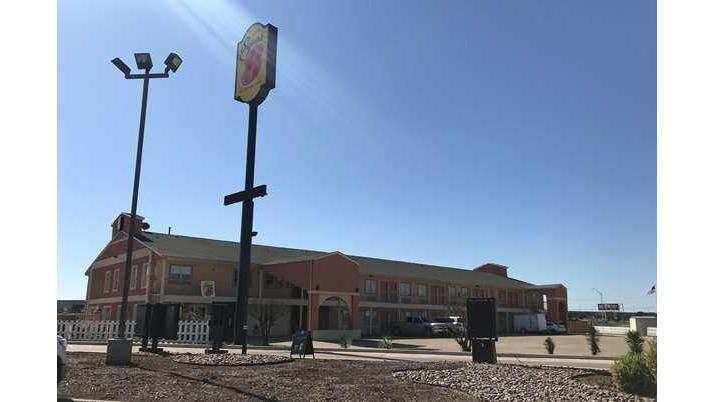 Super 8 by Wyndham Terrell in Terrell, Texas, United States