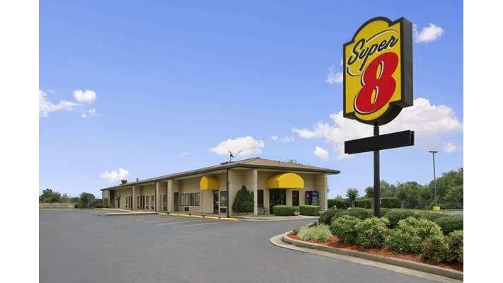 Super 8 by Wyndham Tupelo Airport in Tupelo, Mississippi, United States