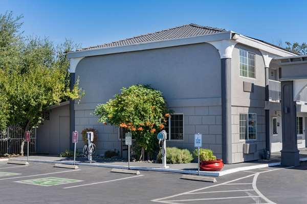 Super 8 by Wyndham Ukiah in Ukiah, California, United States