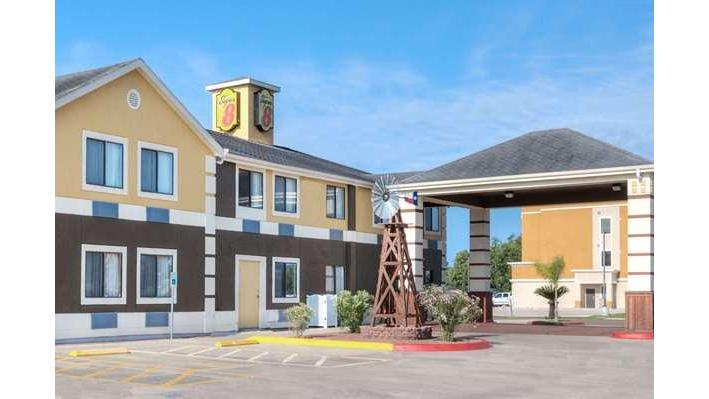 Super 8 by Wyndham Victoria/North/Mall Area in Victoria, Texas, United States