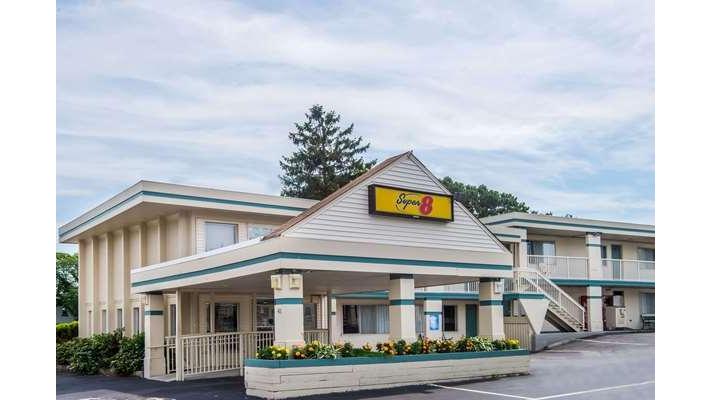 Super 8 by Wyndham W Yarmouth Hyannis/Cape Cod in West Yarmouth, Massachusetts, United States