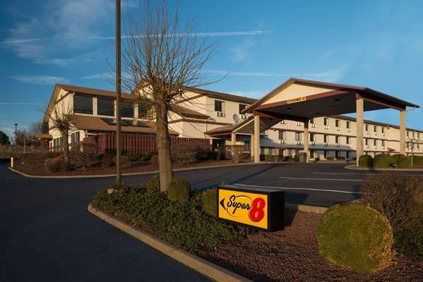 Super 8 by Wyndham Walla Walla in Walla Walla, Washington, United States