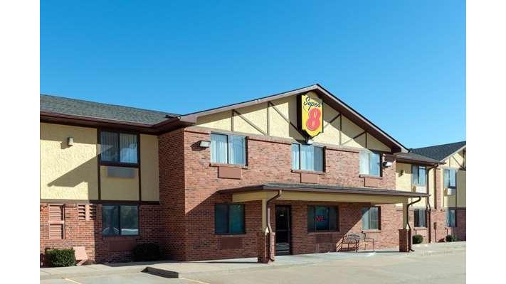 Super 8 by Wyndham Warrenton in Warrenton, Missouri, United States