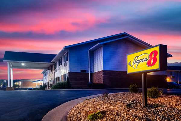 Super 8 by Wyndham Washington in Washington, Missouri, United States