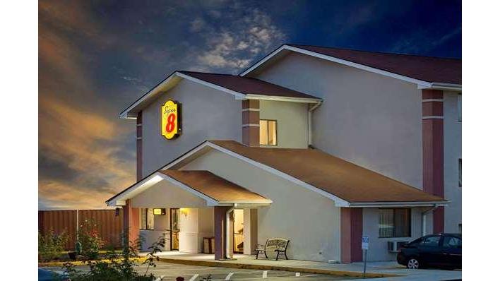 Super 8 by Wyndham Waynesboro in Waynesboro, Virginia, United States